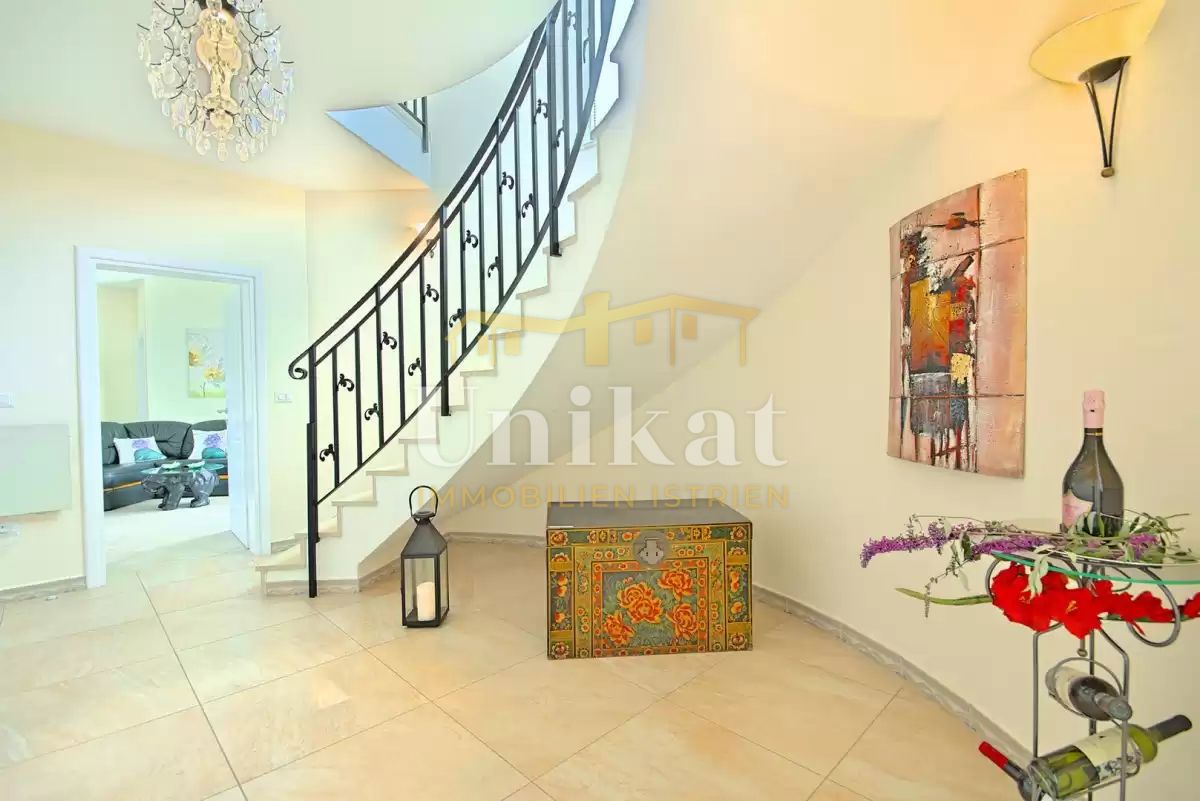 Luksuzna vila s fantastičnim pogledom na morje